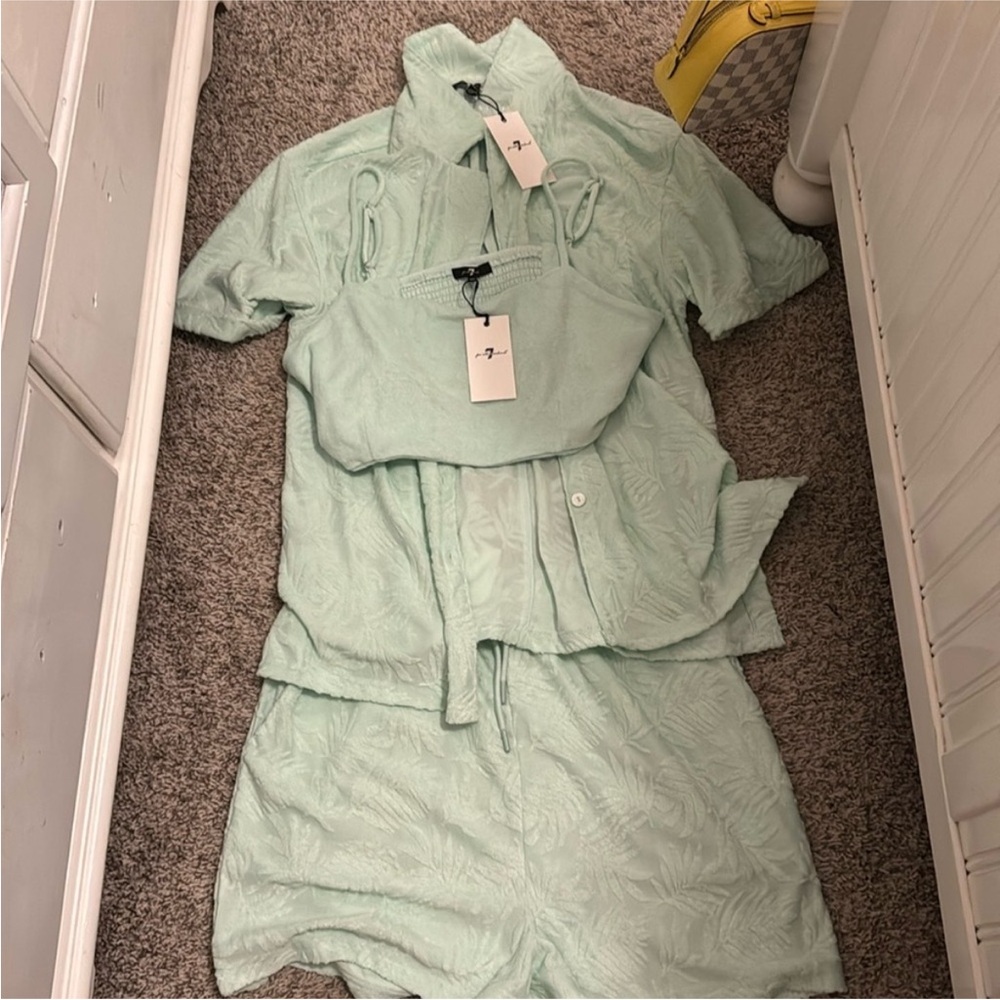 NWT revolve set size large